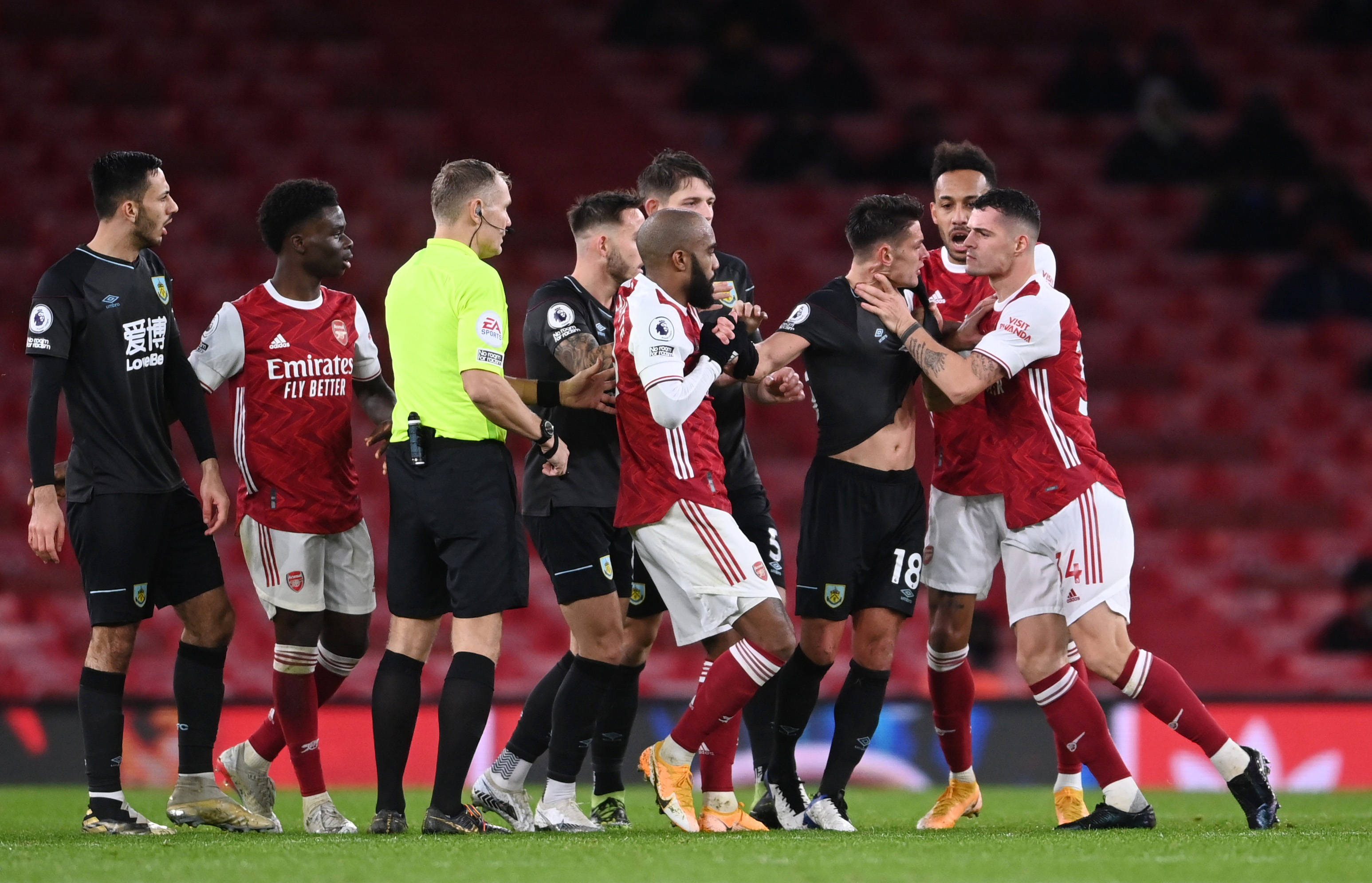 压迫式进攻 压迫式进攻